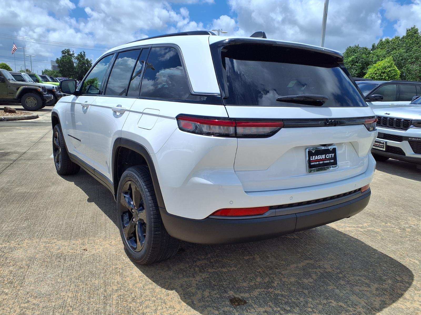 2026 Jeep Grand Cherokee  White at League City CDJR