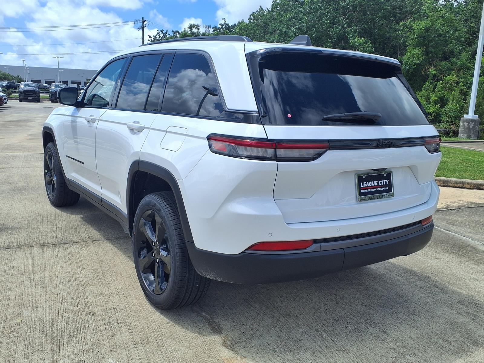 2026 Jeep Grand Cherokee  White at League City CDJR