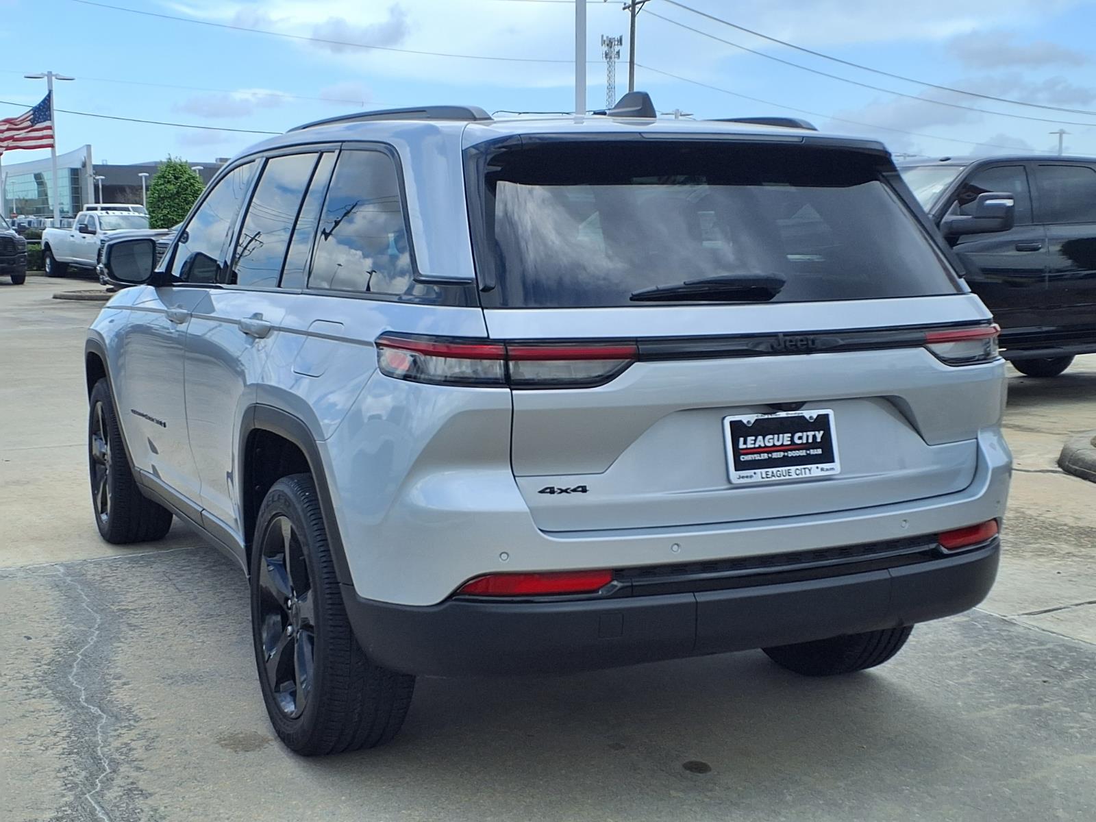 2025 Jeep Grand Cherokee Altitude - 1