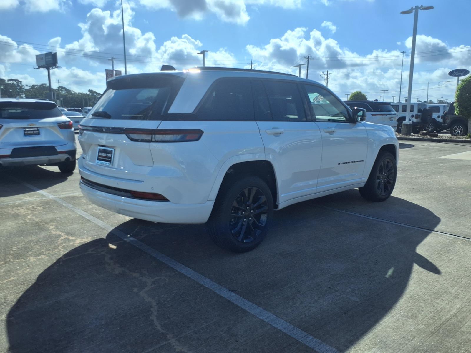 2026 Jeep Grand Cherokee Limited White at League City CDJR