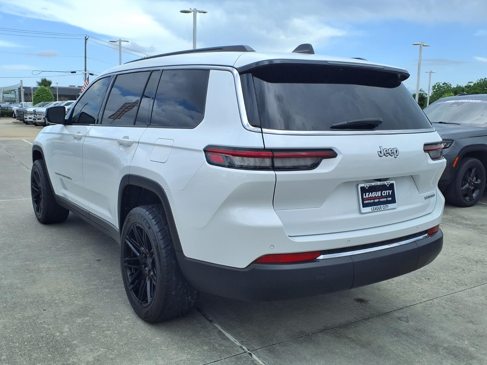 2025 Jeep Grand Cherokee L Limited Bright White Clearcoat at League City CDJR