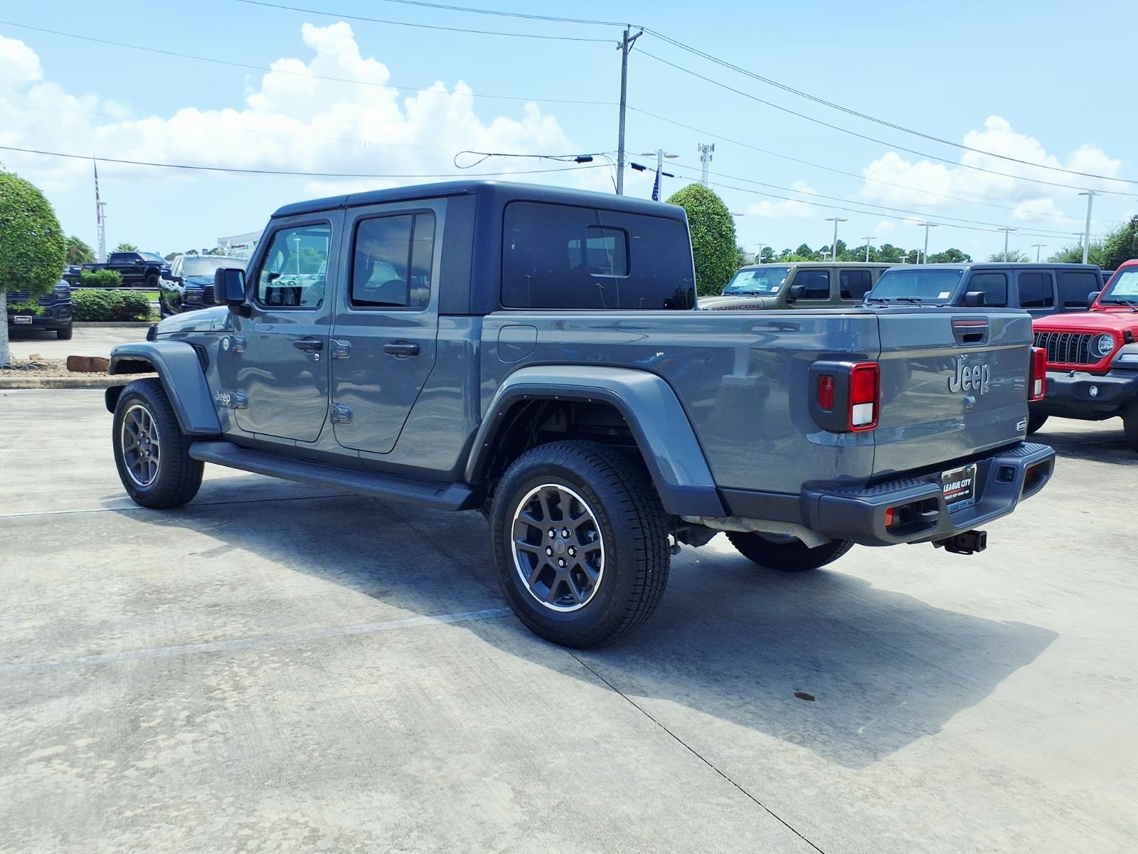 2022 Jeep Gladiator Overland - 1