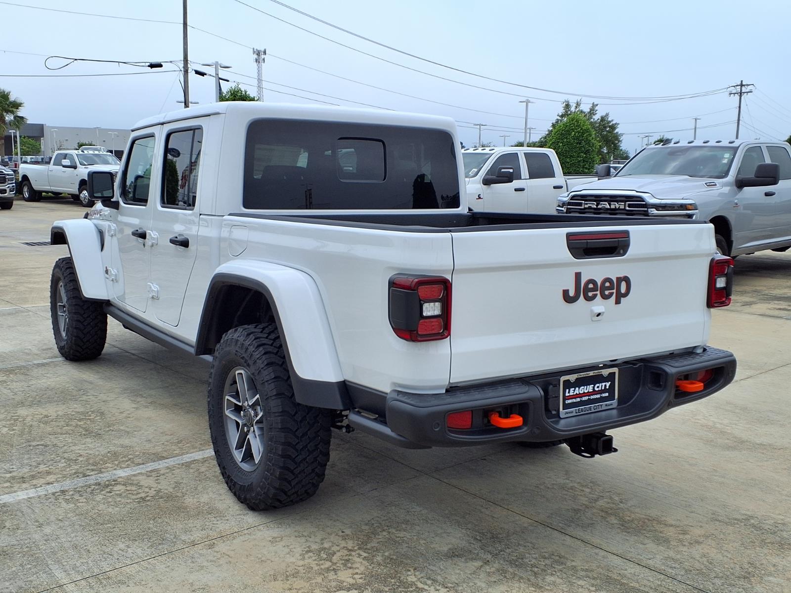 2026 Jeep Gladiator Mojave White at League City CDJR
