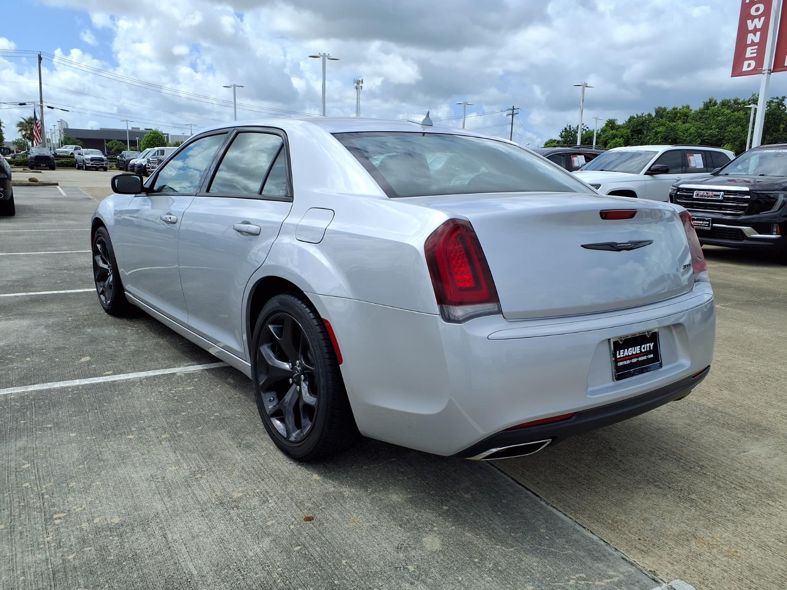 2023 Chrysler 300 Touring - 1