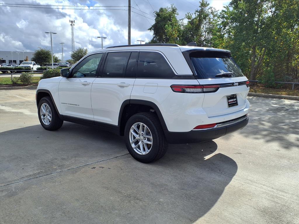 2025 Jeep Grand Cherokee Laredo Bright White Clearcoat at League City CDJR