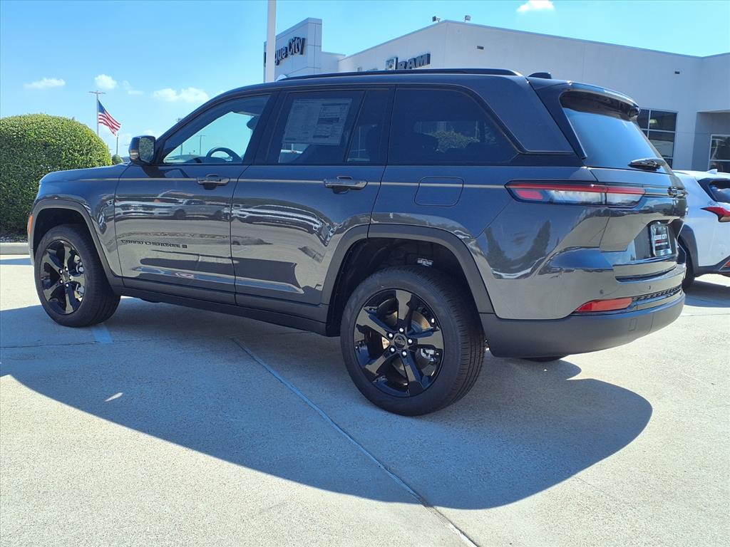 2025 Jeep Grand Cherokee Limited Metallic at League City CDJR