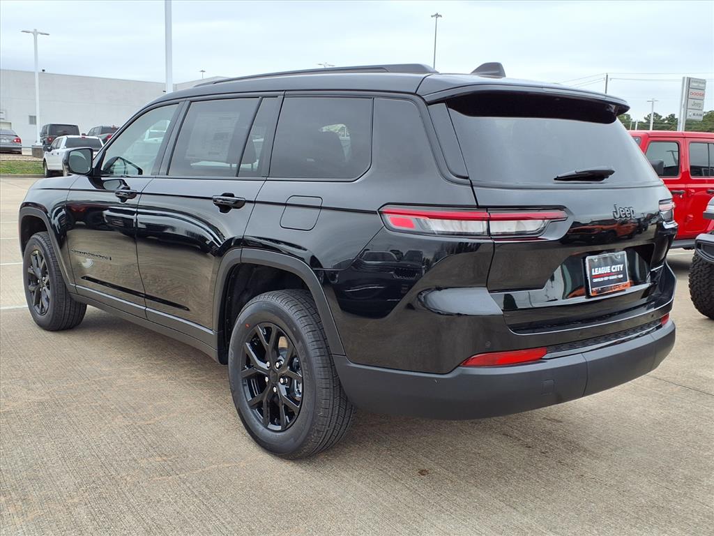 2025 Jeep Grand Cherokee L Altitude X Diamond Black Crystal Pearl Coat at League City CDJR