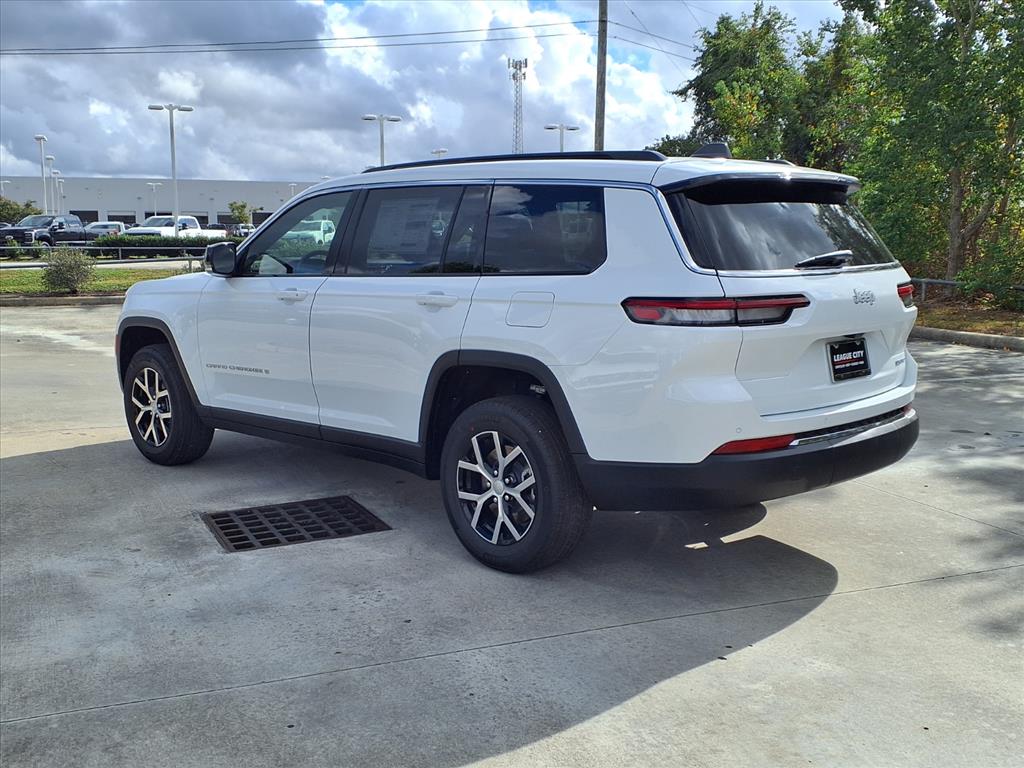 2025 Jeep Grand Cherokee L Limited Bright White Clearcoat at League City CDJR