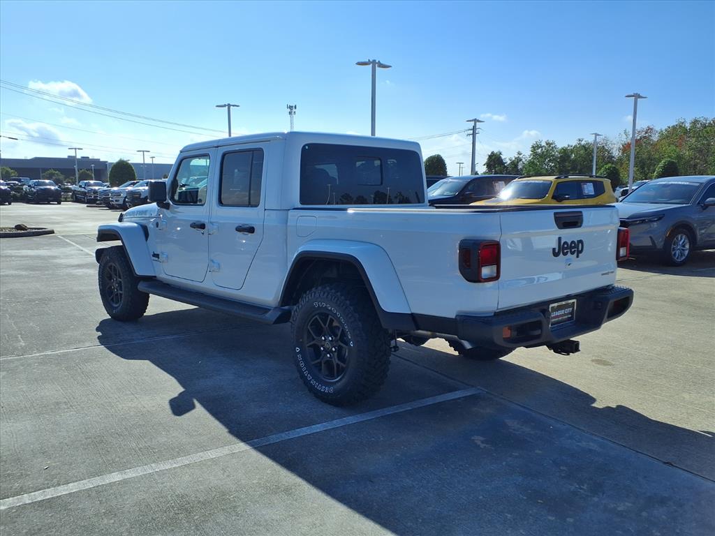 2025 Jeep Gladiator Sport Bright White Clearcoat at League City CDJR