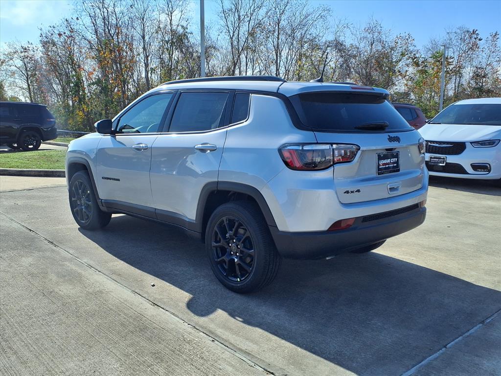 2026 Jeep Compass Latitude Silver at League City CDJR