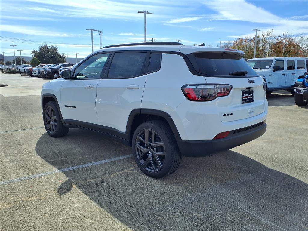 2026 Jeep Compass Latitude White at League City CDJR