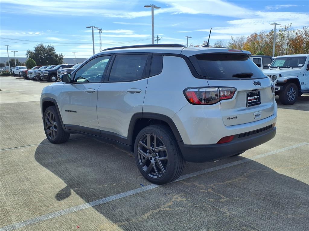 2026 Jeep Compass Latitude Silver at League City CDJR