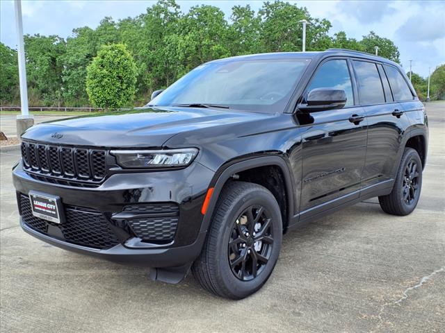 2025 Jeep Grand Cherokee Laredo