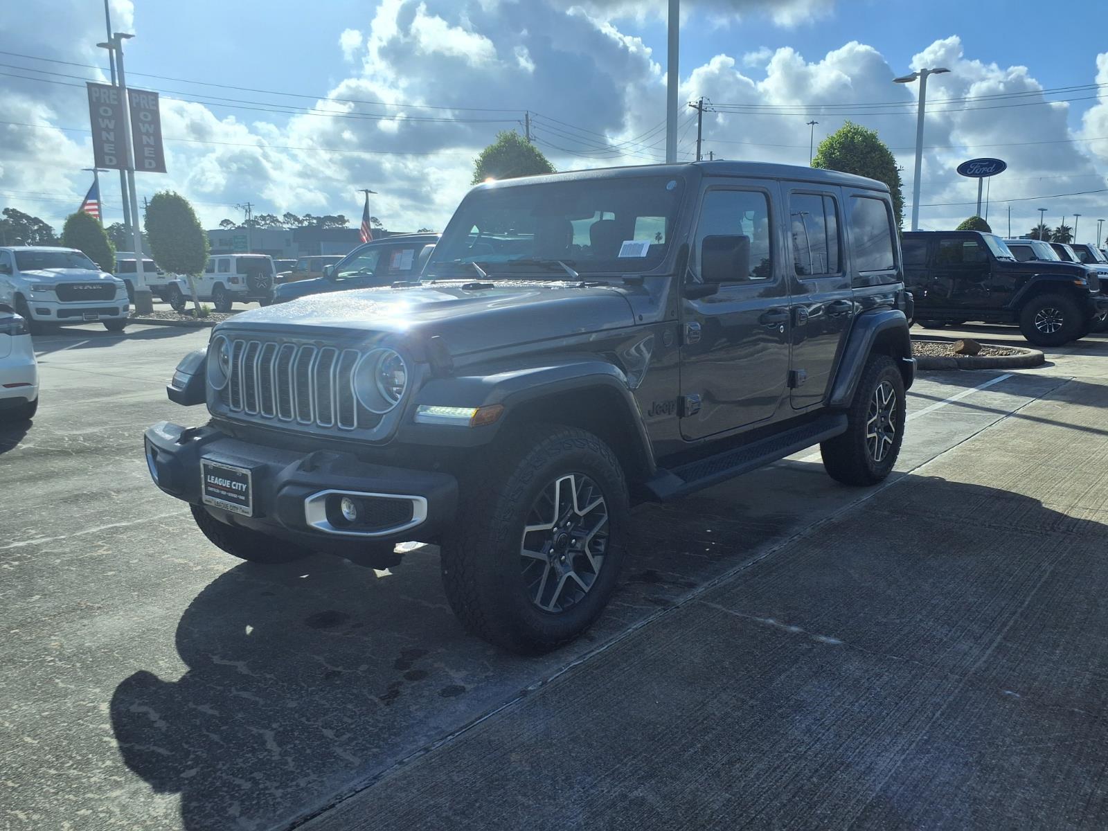 2026 Jeep Wrangler Sahara Gray at League City CDJR