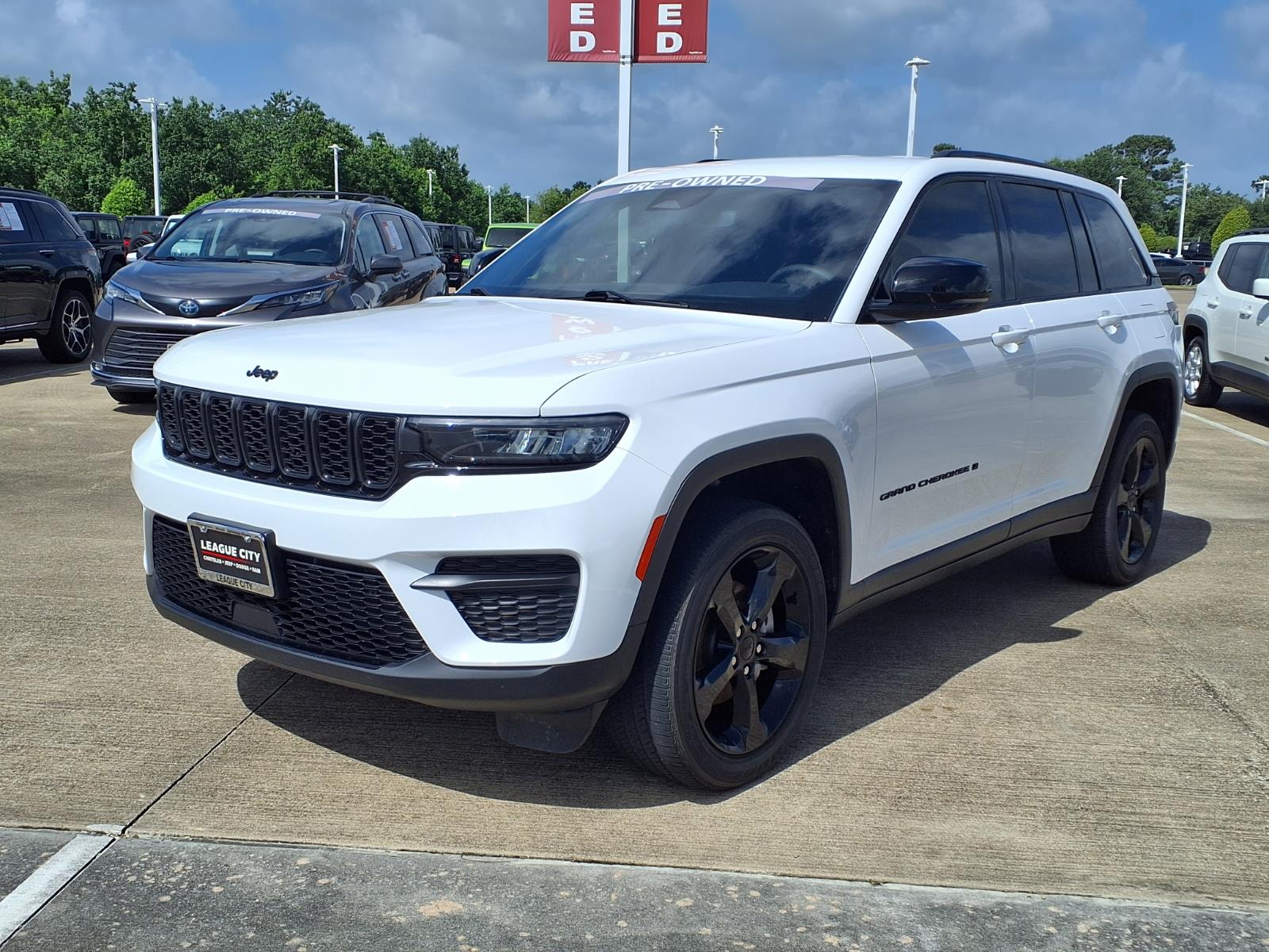 2023 Jeep Grand Cherokee Altitude - 2
