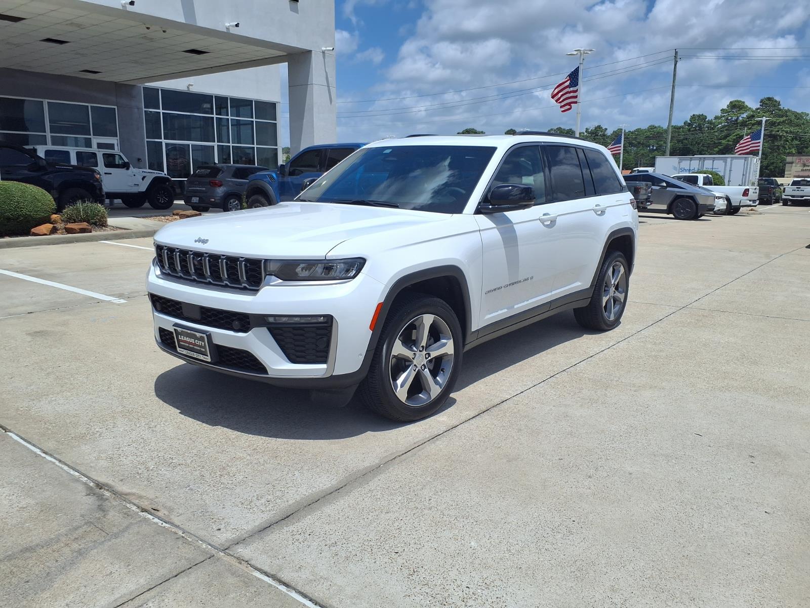 2026 Jeep Grand Cherokee Limited White at League City CDJR