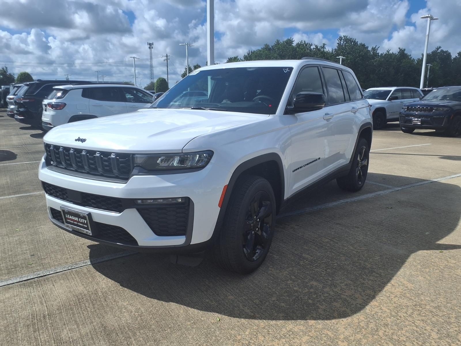 2026 Jeep Grand Cherokee Limited White at League City CDJR