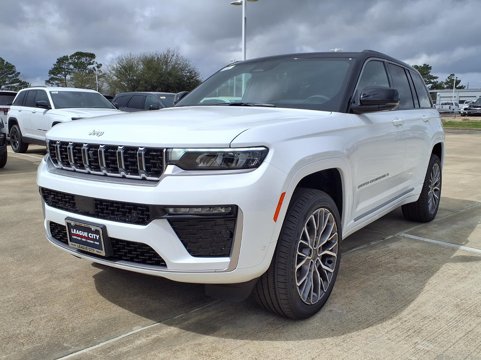 2026 Jeep Grand Cherokee Summit Bright White Clearcoat at League City CDJR