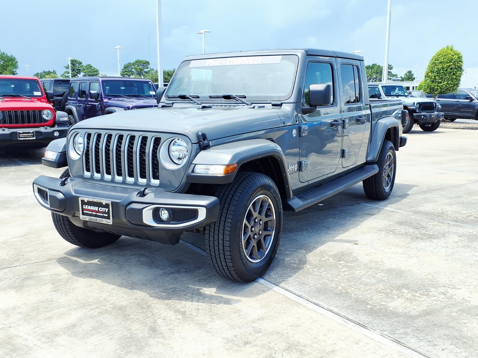 2022 Jeep Gladiator Overland - 2