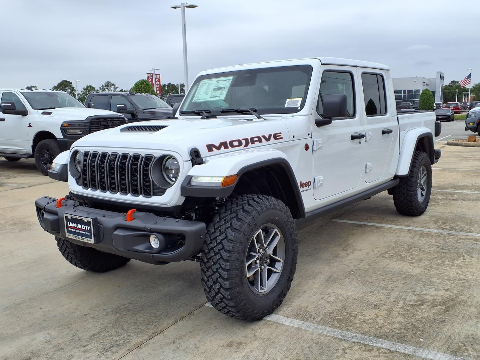 2026 Jeep Gladiator Mojave White at League City CDJR