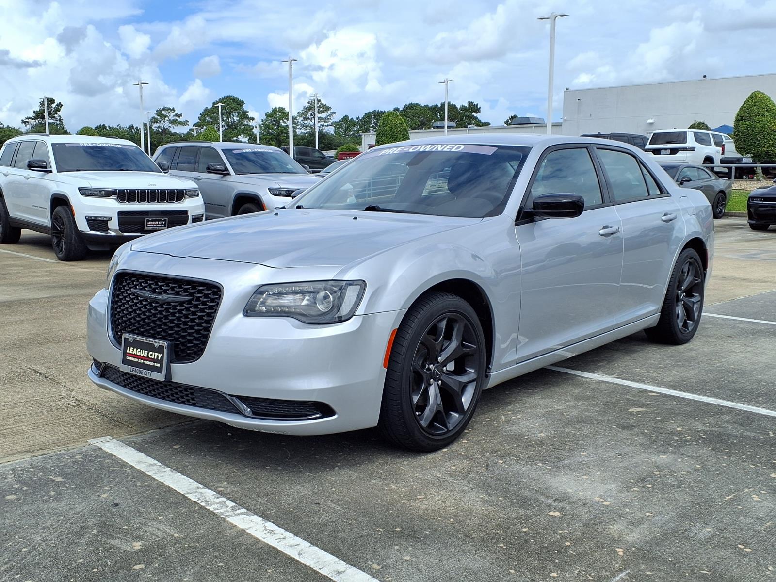 2023 Chrysler 300 Touring - 2