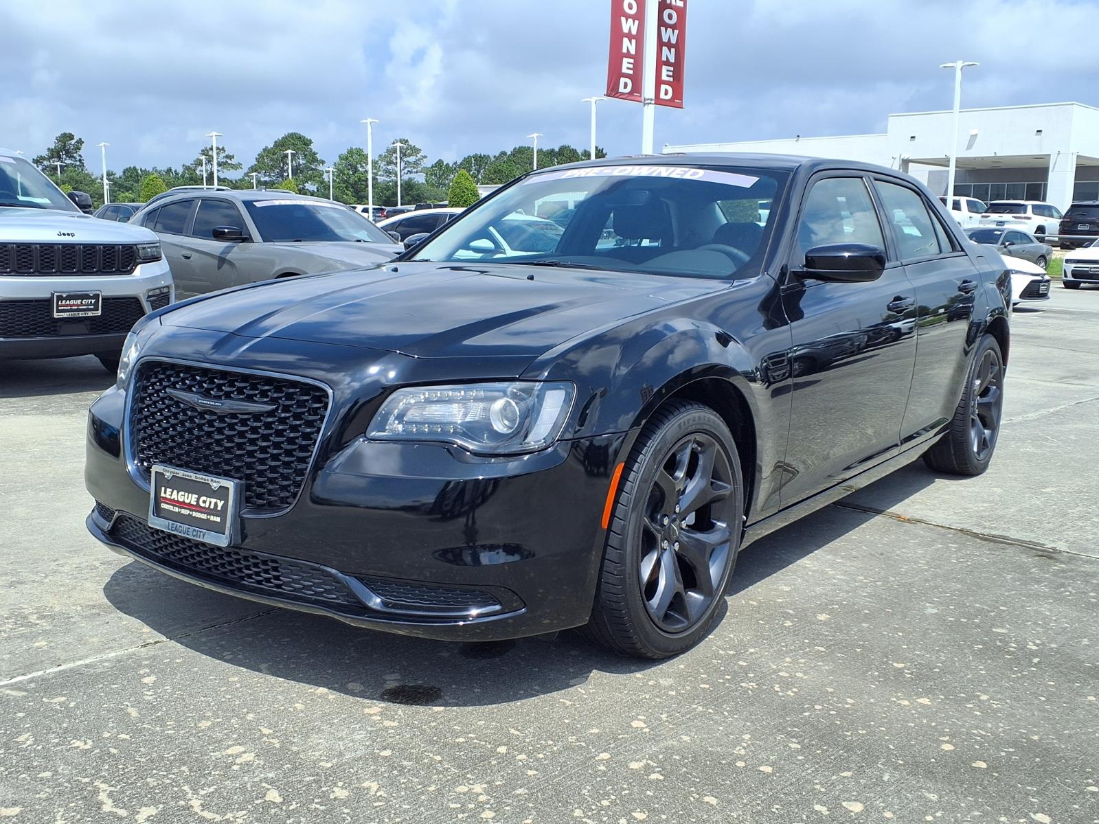 2023 Chrysler 300 Touring Gloss Black at League City CDJR