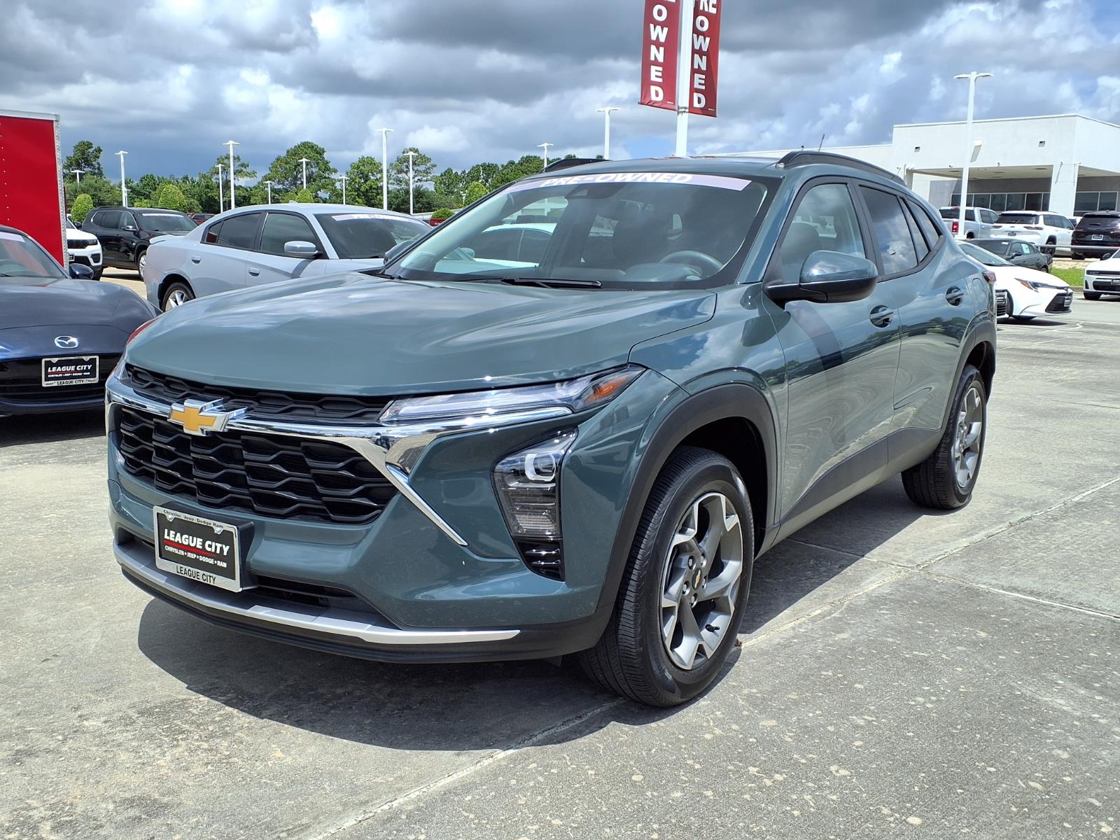2025 Chevrolet Trax LT - 2