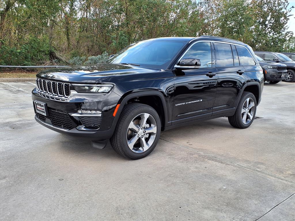 2025 Jeep Grand Cherokee Limited Diamond Black at League City CDJR