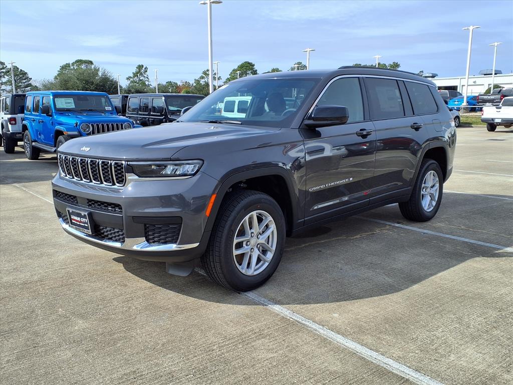 2025 Jeep Grand Cherokee L Laredo Metallic at League City CDJR