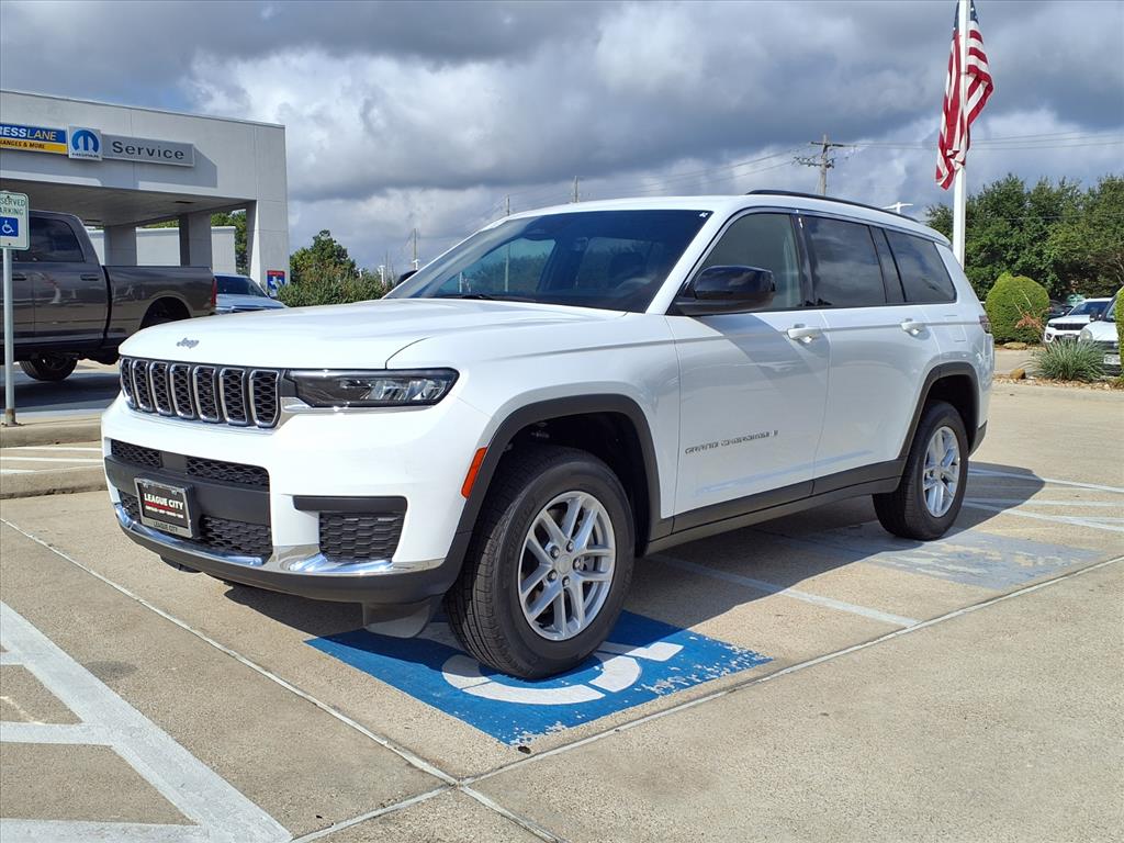 2025 Jeep Grand Cherokee L Laredo White at League City CDJR