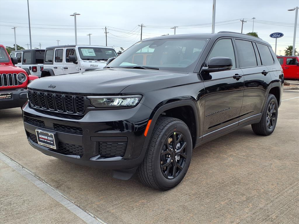 2025 Jeep Grand Cherokee L Altitude X Diamond Black Crystal Pearl Coat at League City CDJR