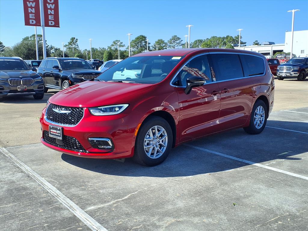 2026 Chrysler Pacifica Select Red at League City CDJR