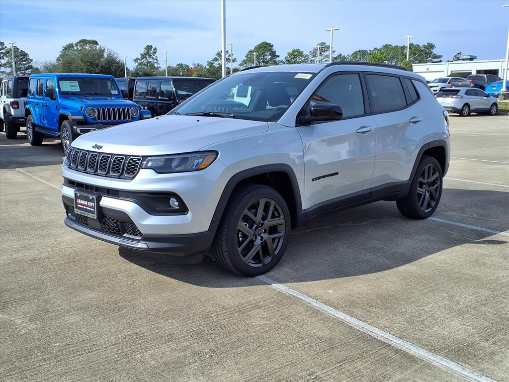 2026 Jeep Compass Latitude Silver at League City CDJR