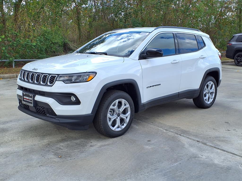 2026 Jeep Compass Latitude Bright White Clearcoat at League City CDJR