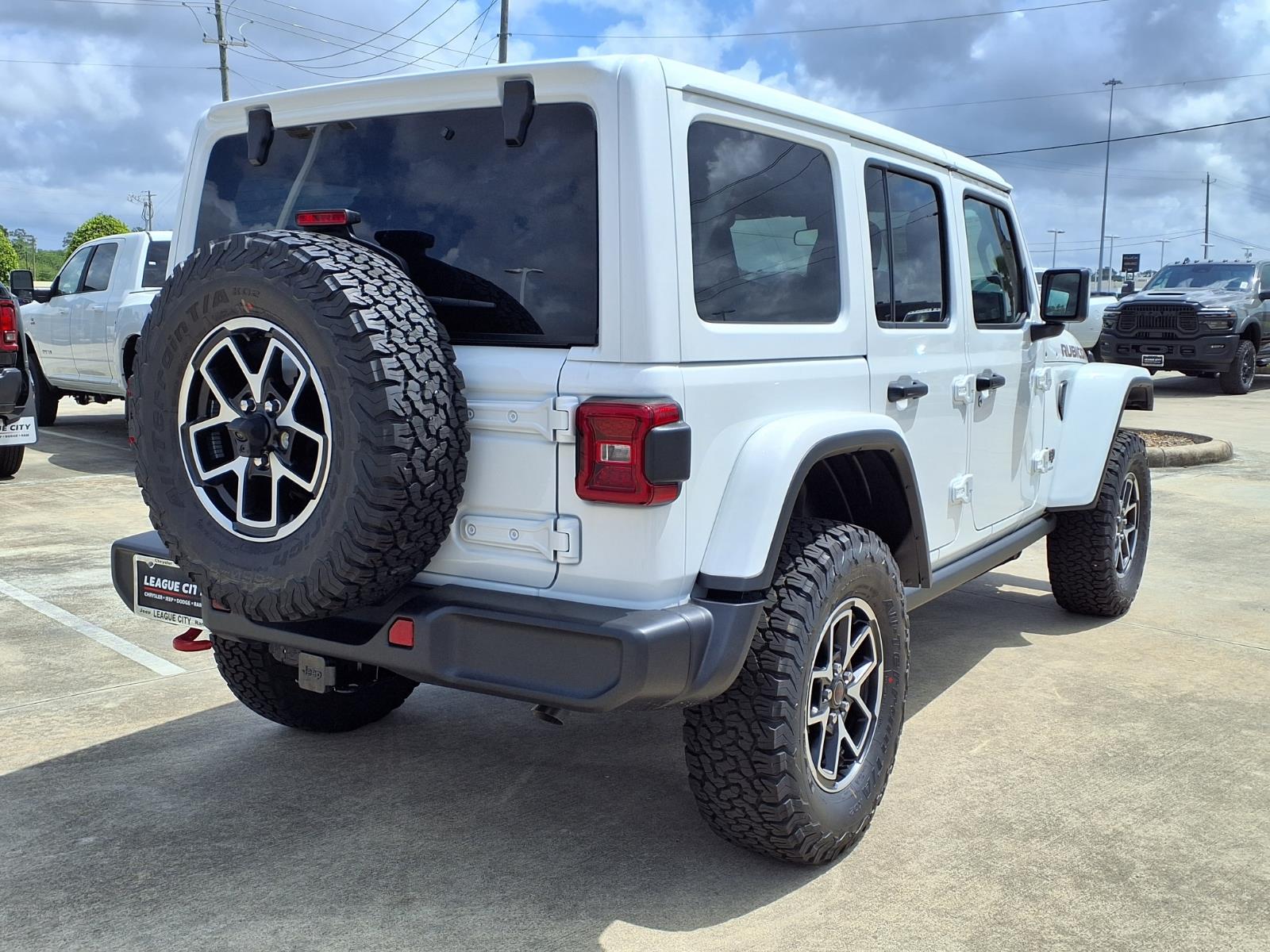 2026 Jeep Wrangler Rubicon White at League City CDJR