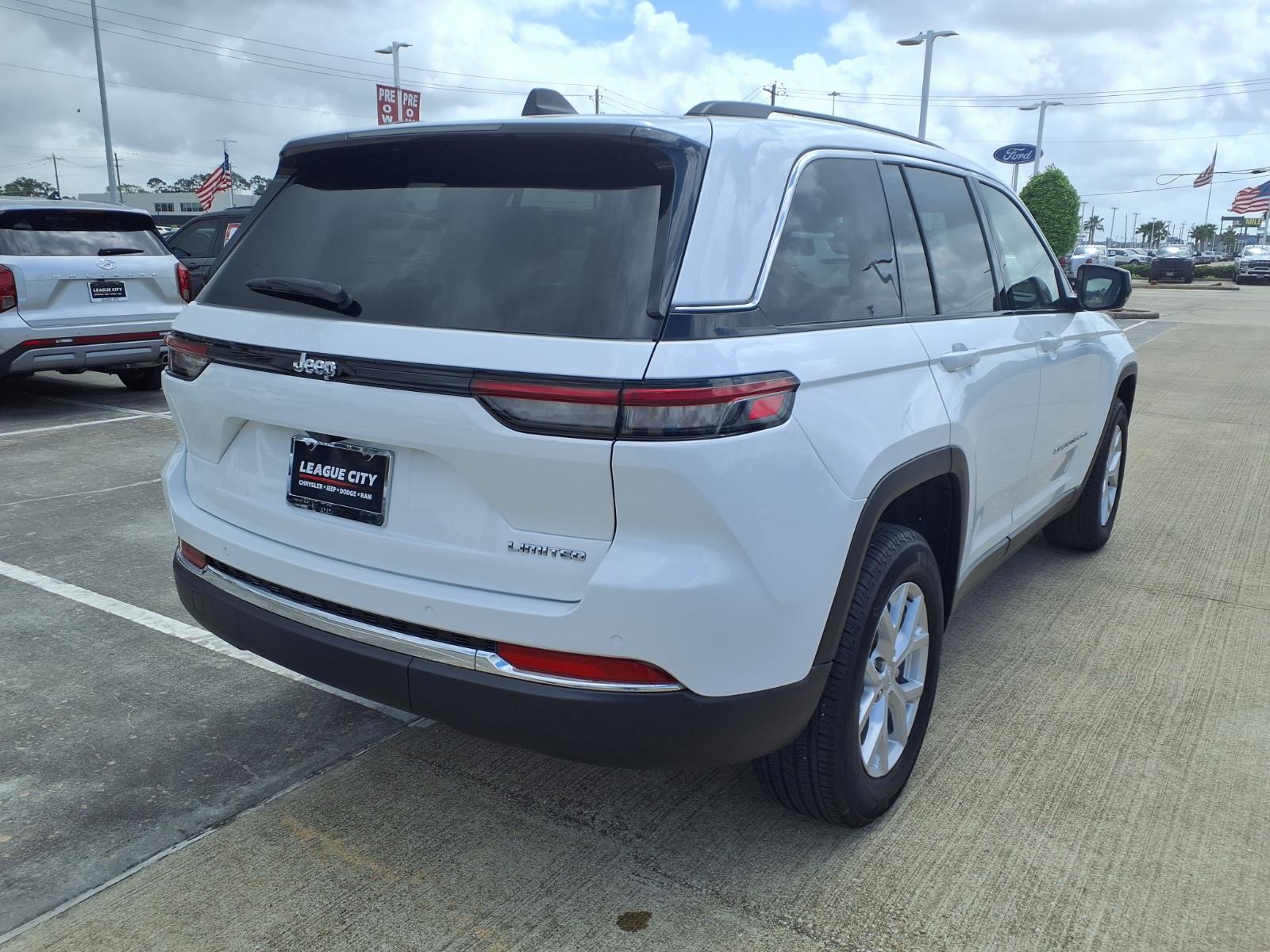 2023 Jeep Grand Cherokee Limited - 3