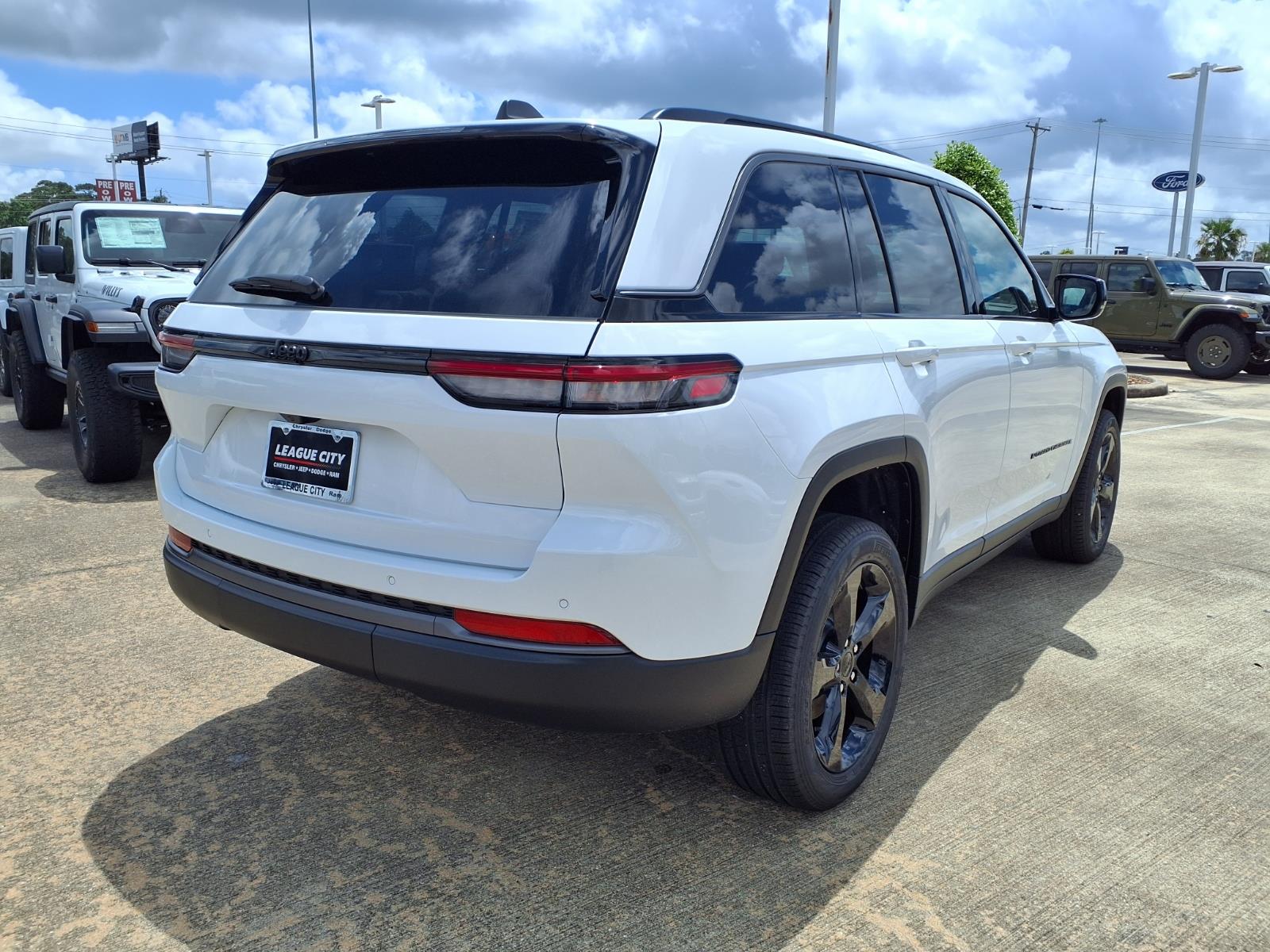 2026 Jeep Grand Cherokee  White at League City CDJR