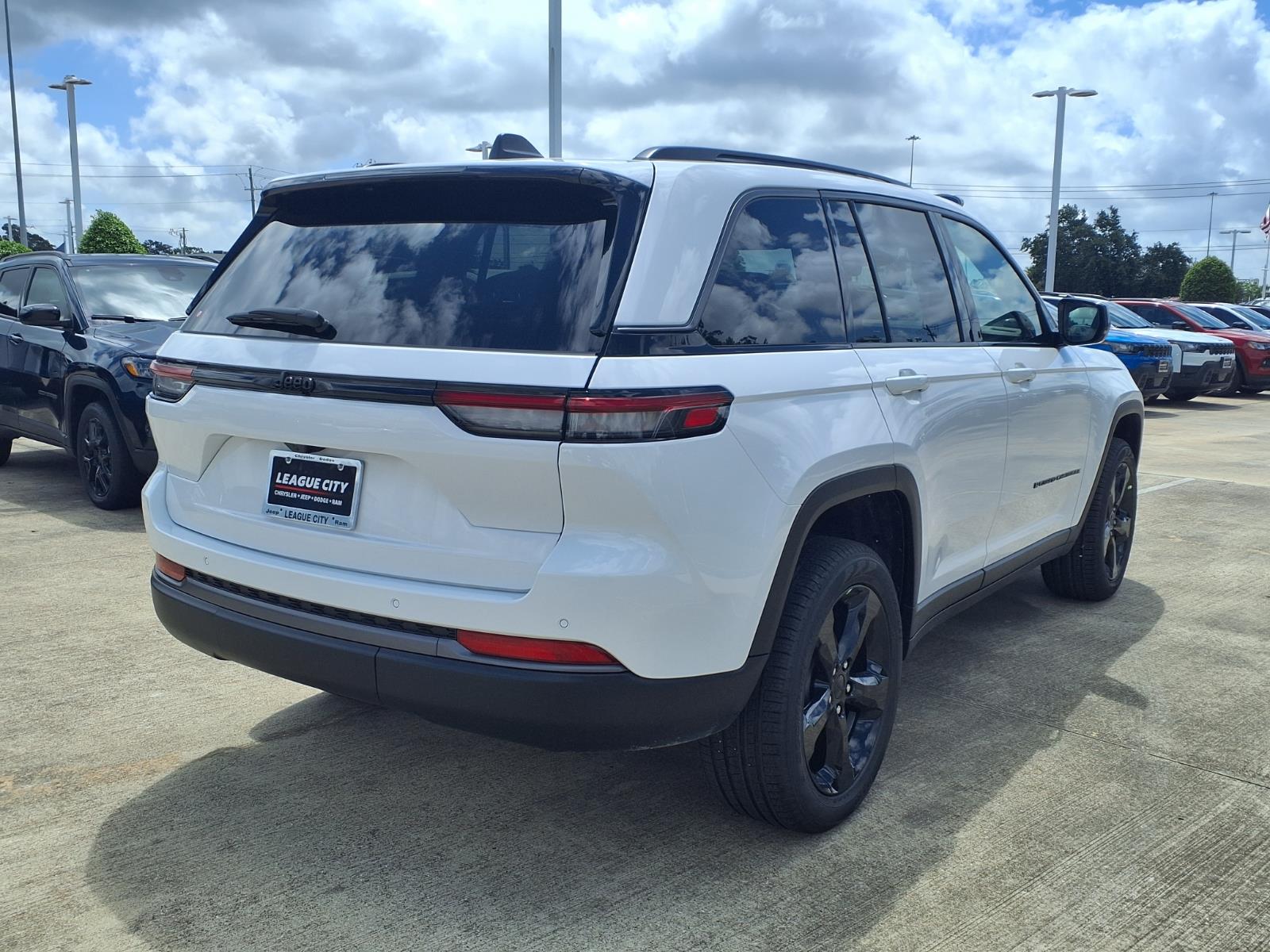2026 Jeep Grand Cherokee  White at League City CDJR