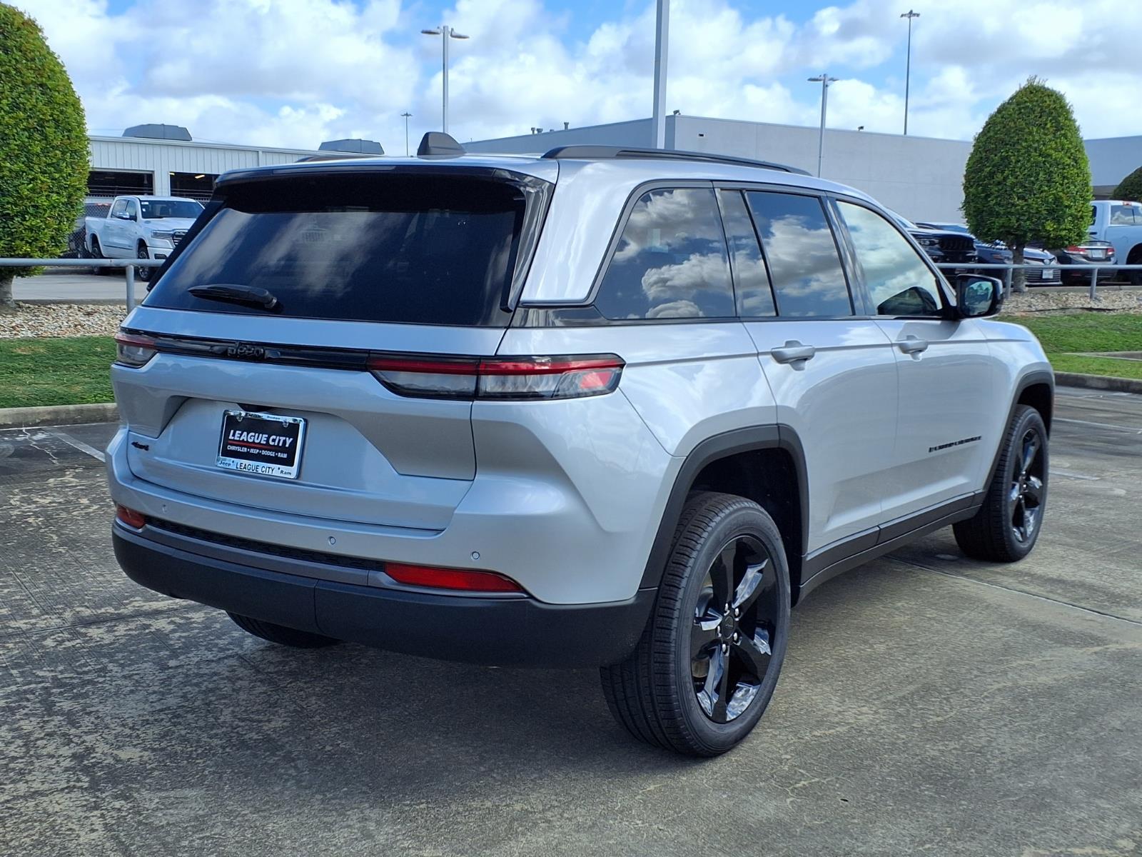 2026 Jeep Grand Cherokee Limited Silver at League City CDJR