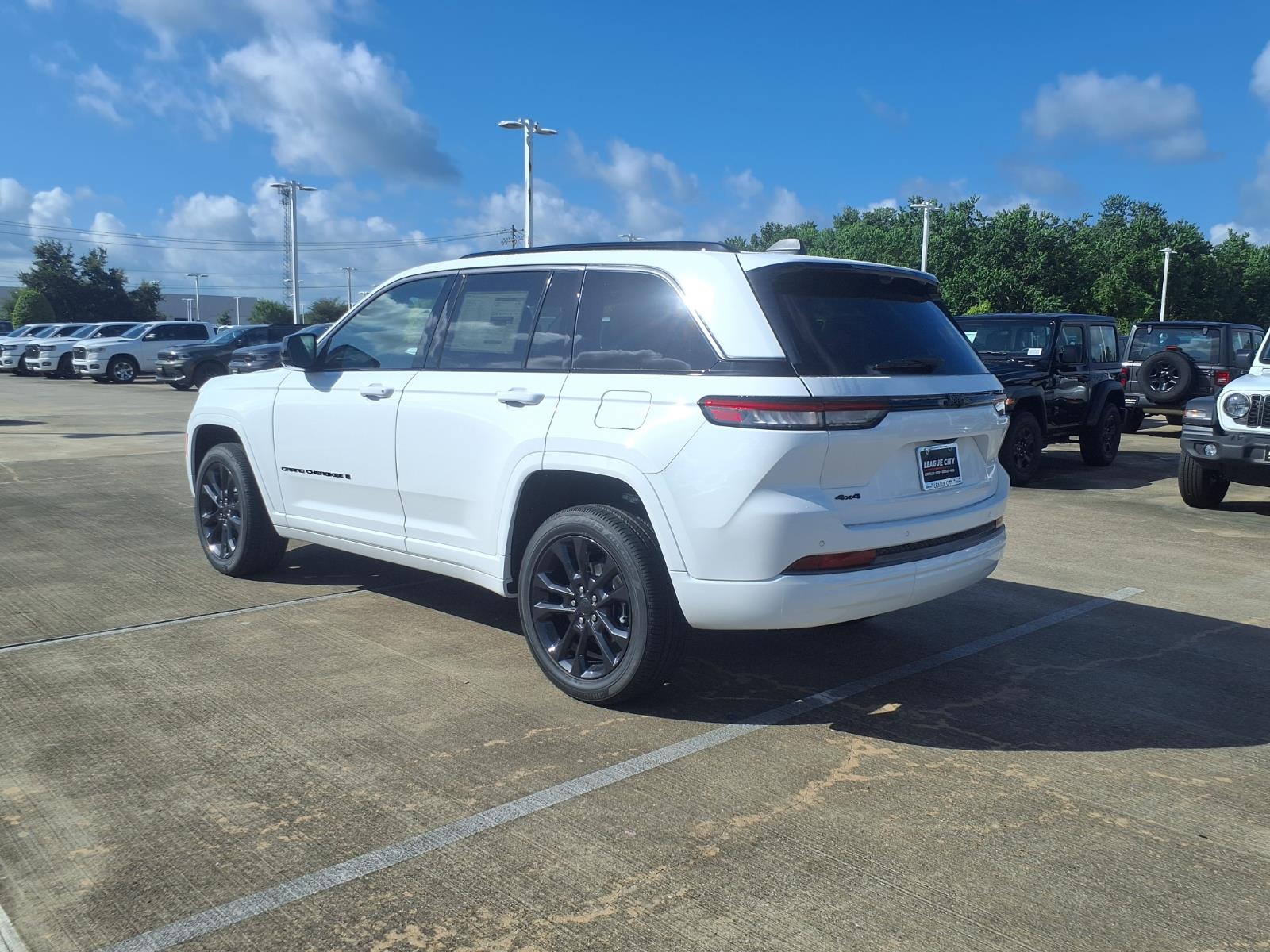 2026 Jeep Grand Cherokee Limited White at League City CDJR