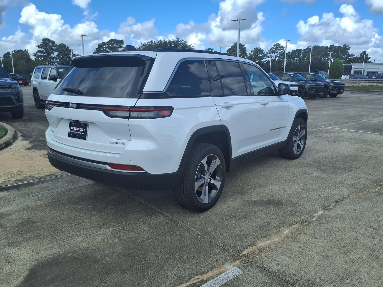 2026 Jeep Grand Cherokee Limited White at League City CDJR