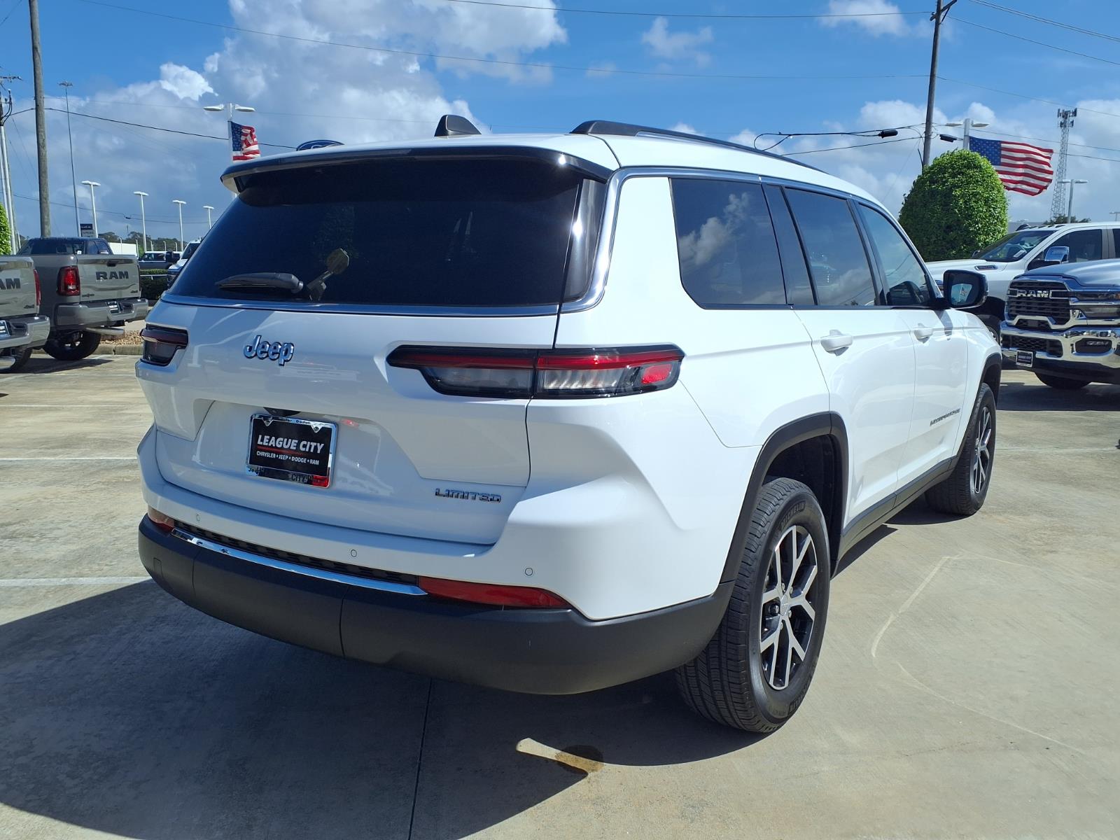 2023 Jeep Grand Cherokee L Limited - 3