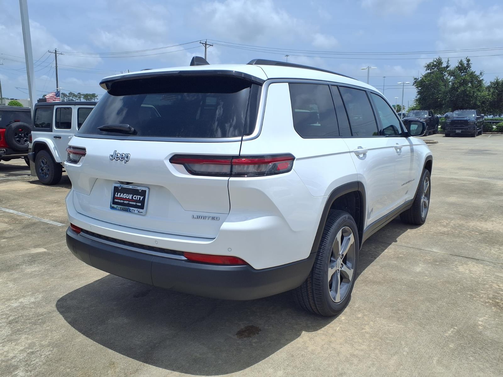 2026 Jeep Grand Cherokee L Limited White at League City CDJR