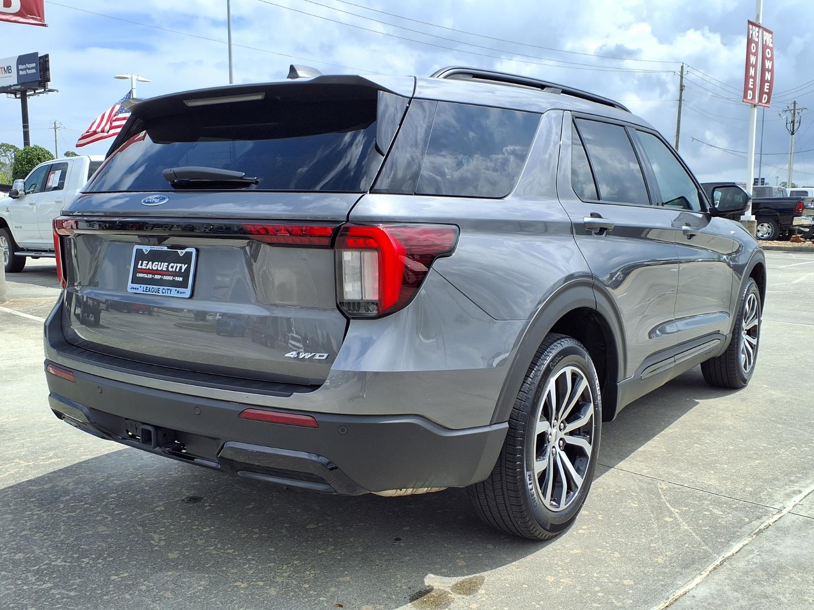 2025 Ford Explorer ST-Line - 3