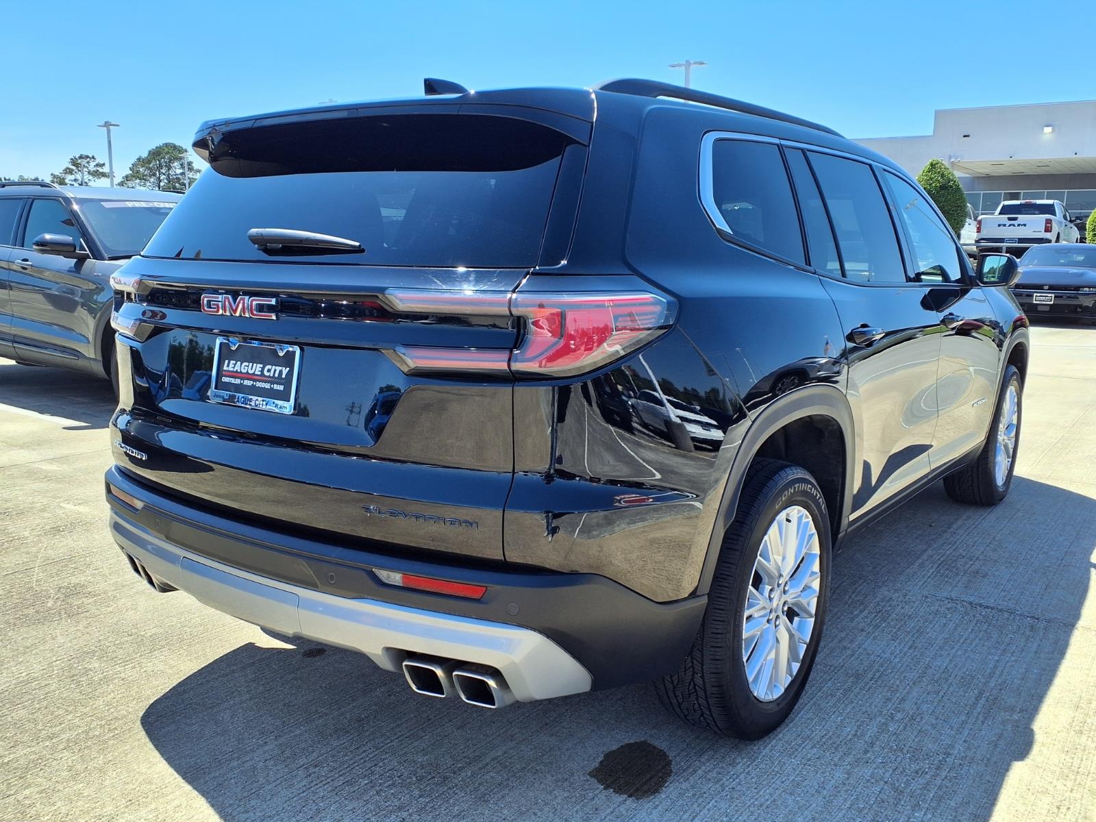 2024 GMC Acadia Elevation - 3