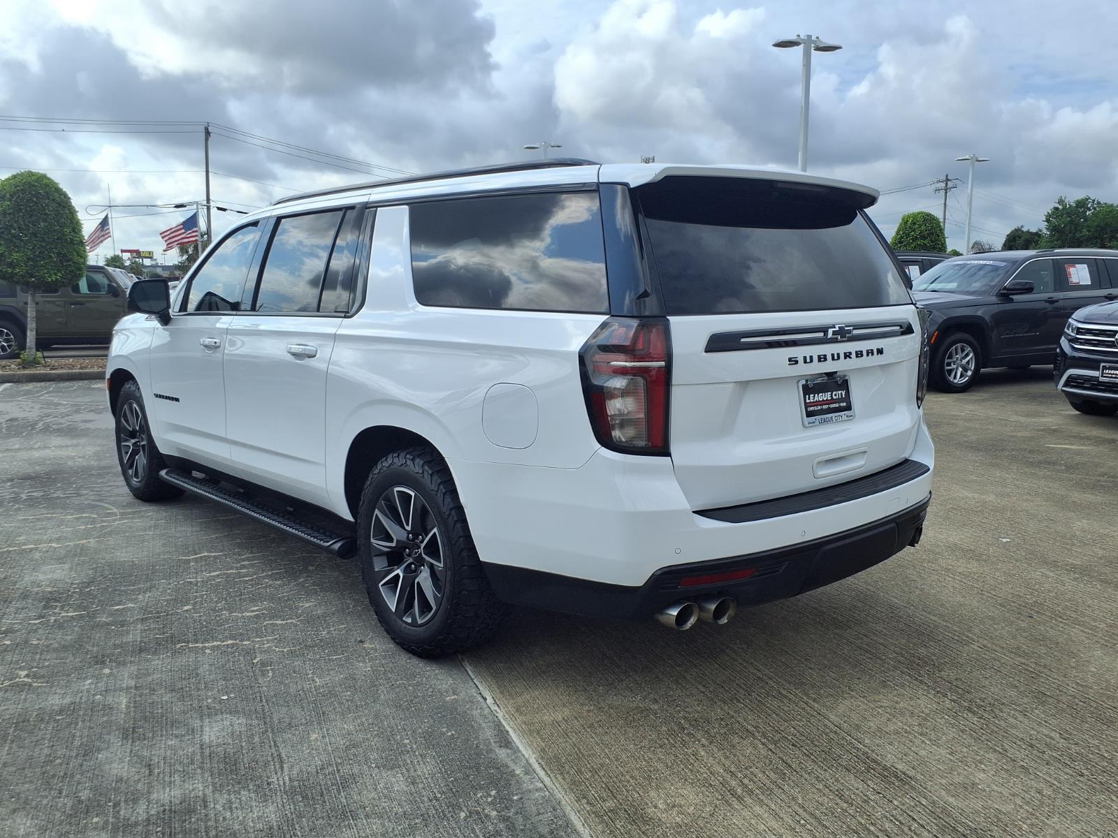 2023 Chevrolet Suburban Z71 - 3