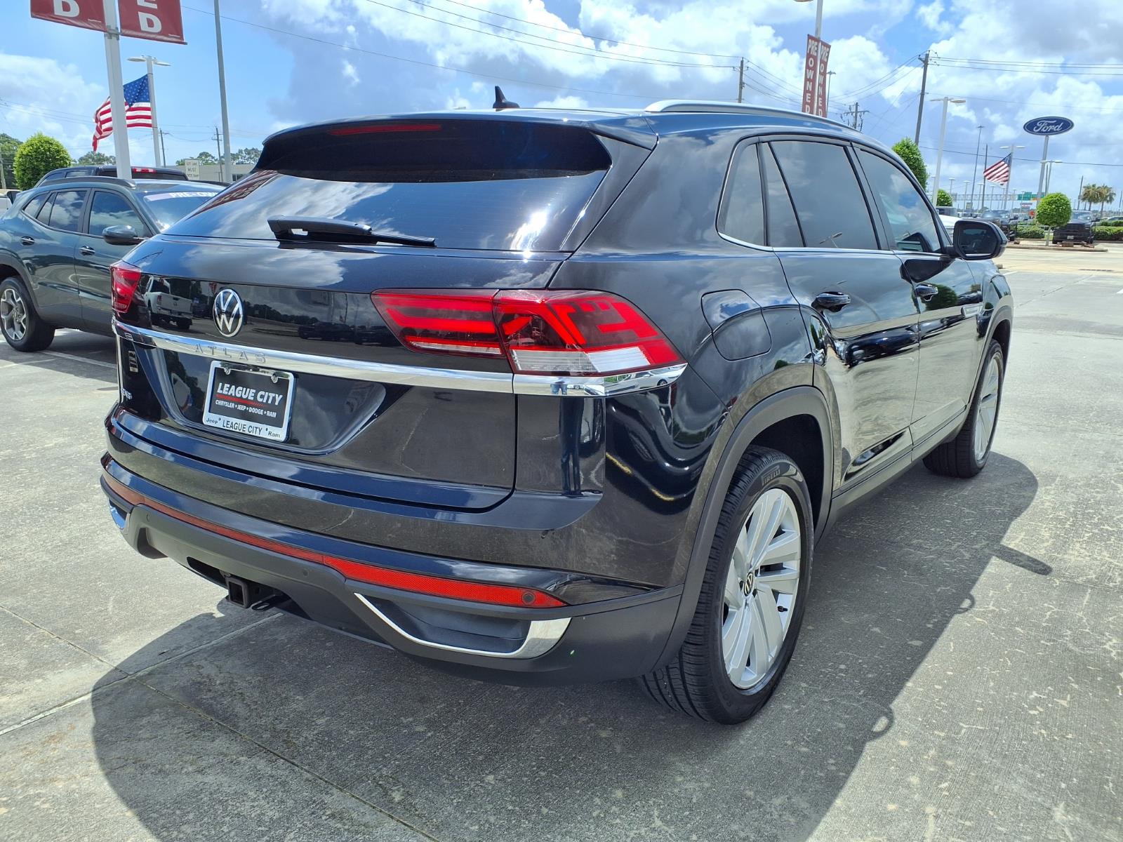 2022 Volkswagen Atlas Cross Sport 3.6L V6 SE w/Technology - 3