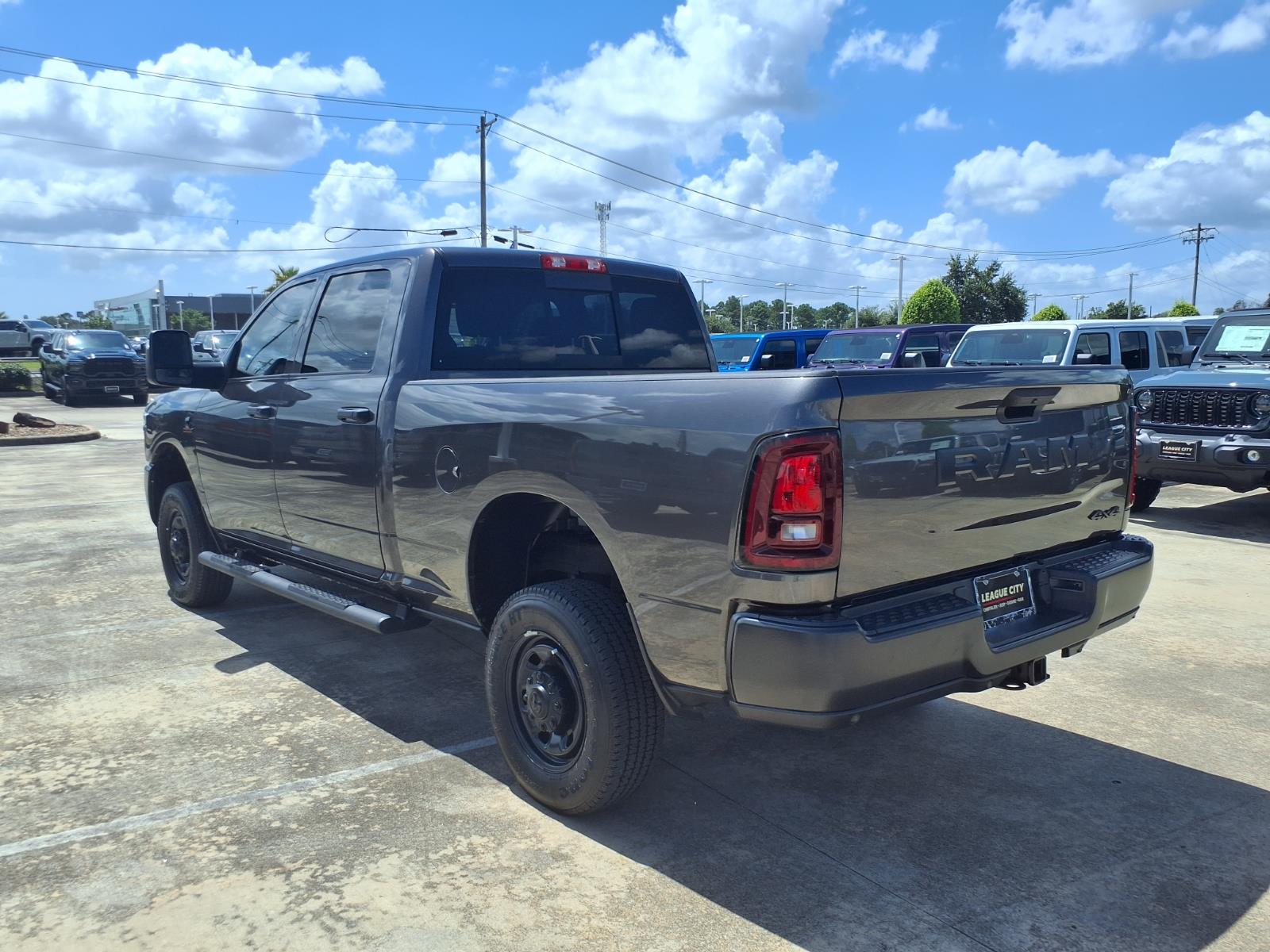 2025 RAM 2500 Tradesman - 3