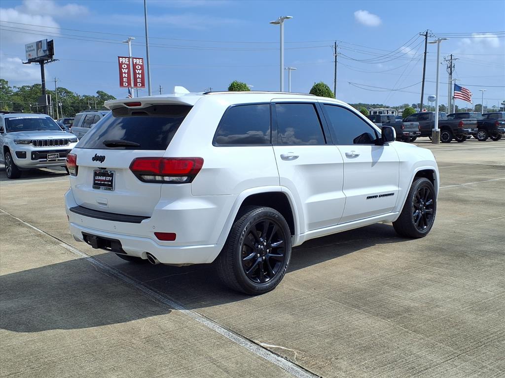 2020 Jeep Grand Cherokee Altitude - 3