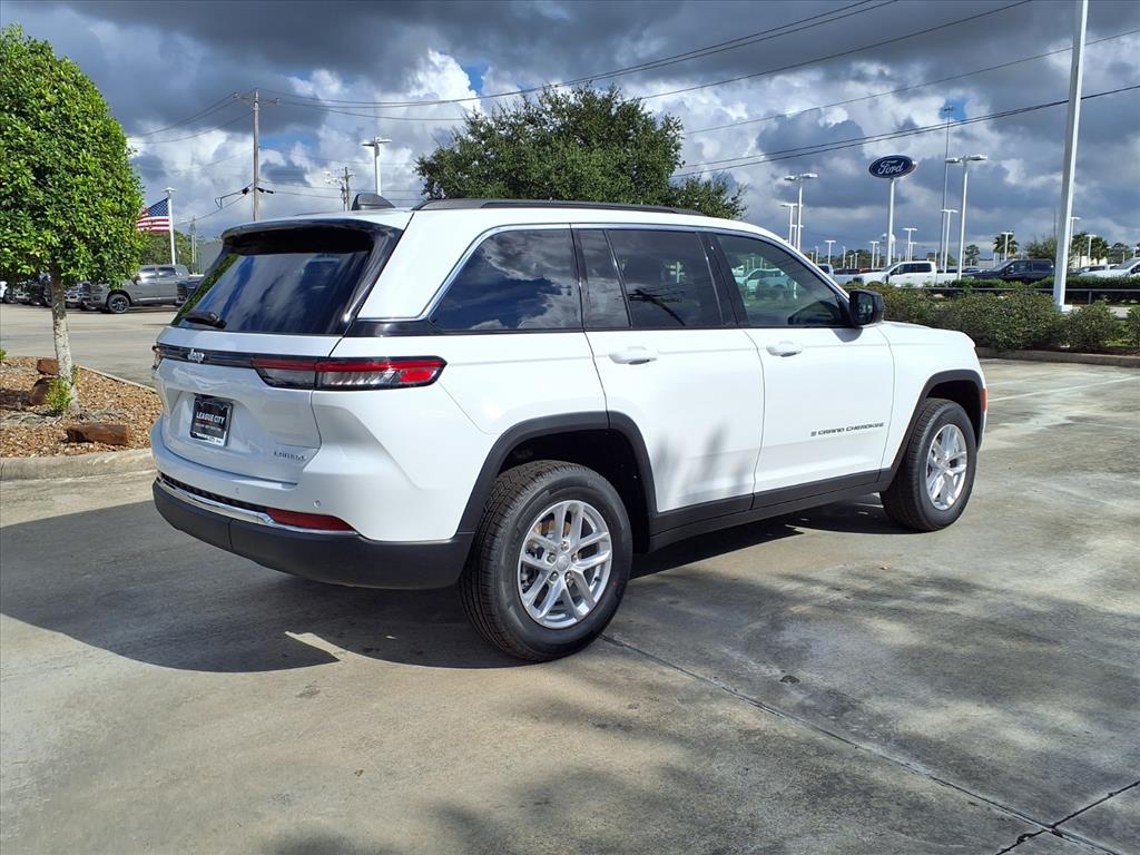 2025 Jeep Grand Cherokee Laredo Bright White Clearcoat at League City CDJR